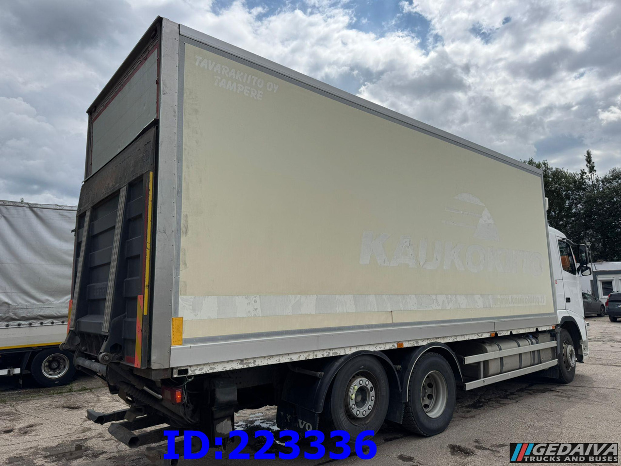 VOLVO FH13 460HP 6x2 OPEN SIDE BOX - Kamion sa zatvorenim sandukom: slika 5 VOLVO FH13 460HP 6x2 OPEN SIDE BOX - Kamion sa zatvorenim sandukom: slika 5