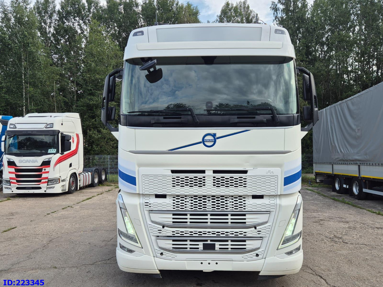 VOLVO FH13 500HP 6x2 10 tyre - New generation - Kamion sa golom šasijom i zatvorenom kabinom: slika 2 VOLVO FH13 500HP 6x2 10 tyre - New generation - Kamion sa golom šasijom i zatvorenom kabinom: slika 2