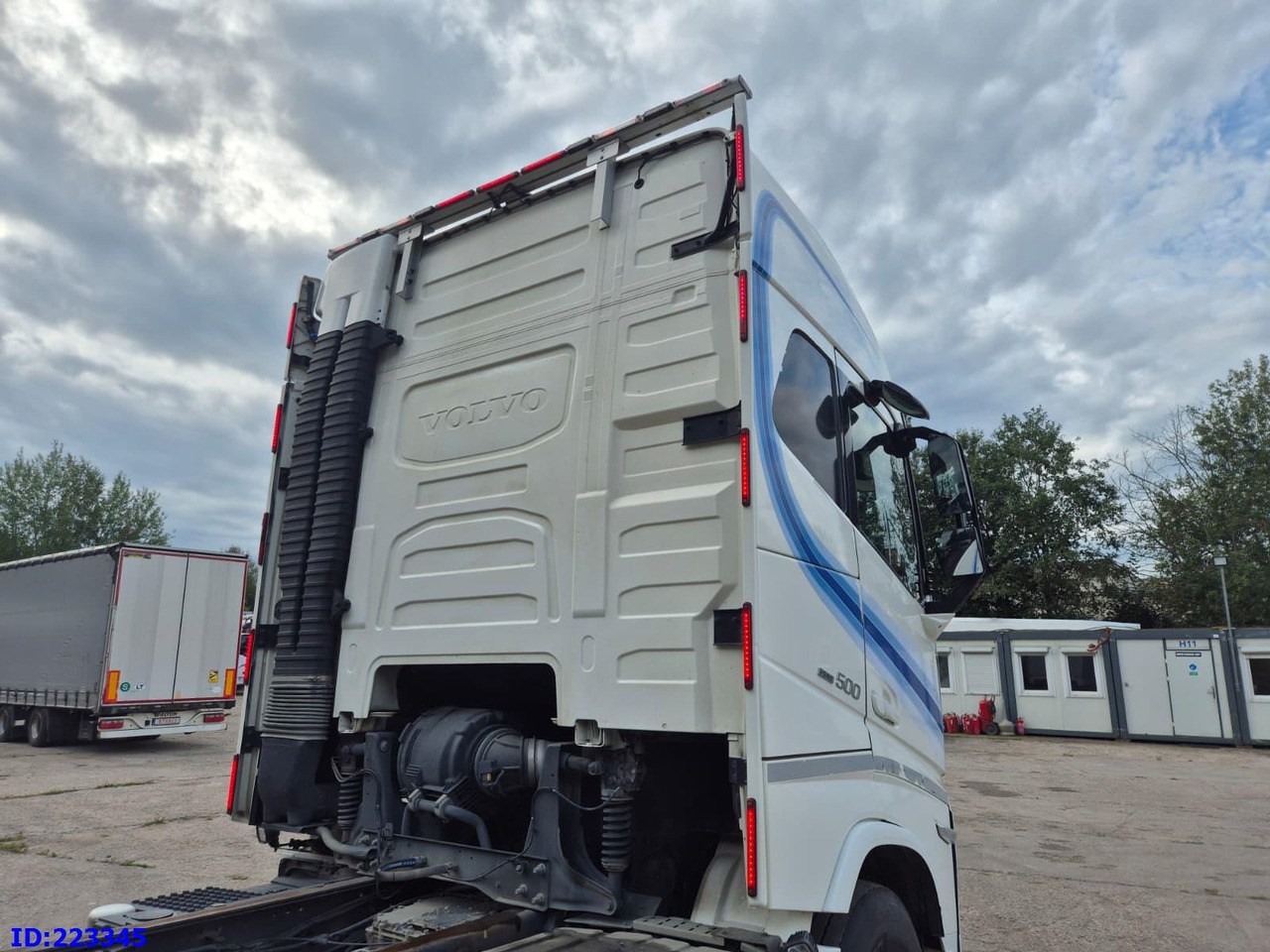 VOLVO FH13 500HP 6x2 10 tyre - New generation - Kamion sa golom šasijom i zatvorenom kabinom: slika 5 VOLVO FH13 500HP 6x2 10 tyre - New generation - Kamion sa golom šasijom i zatvorenom kabinom: slika 5