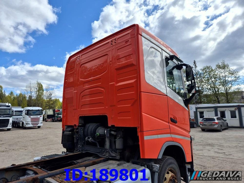 VOLVO FH13 500HP 6x2 Euro6 - Kamion sa golom šasijom i zatvorenom kabinom: slika 4 VOLVO FH13 500HP 6x2 Euro6 - Kamion sa golom šasijom i zatvorenom kabinom: slika 4
