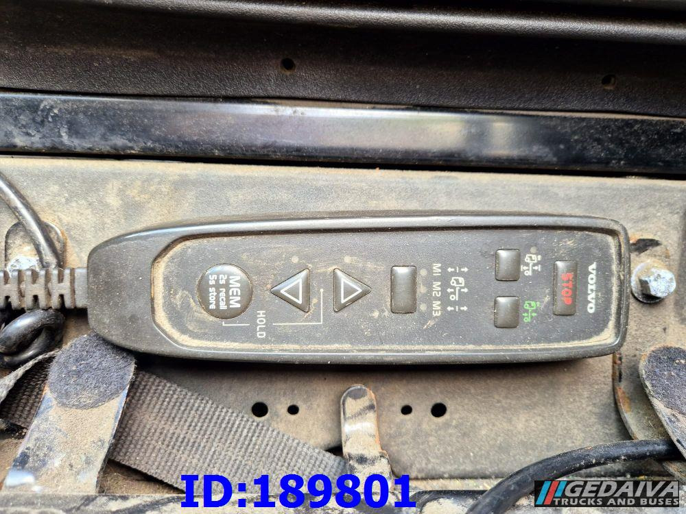 Kamion sa golom šasijom i zatvorenom kabinom VOLVO FH13 500HP 6x2 Euro6: slika 9