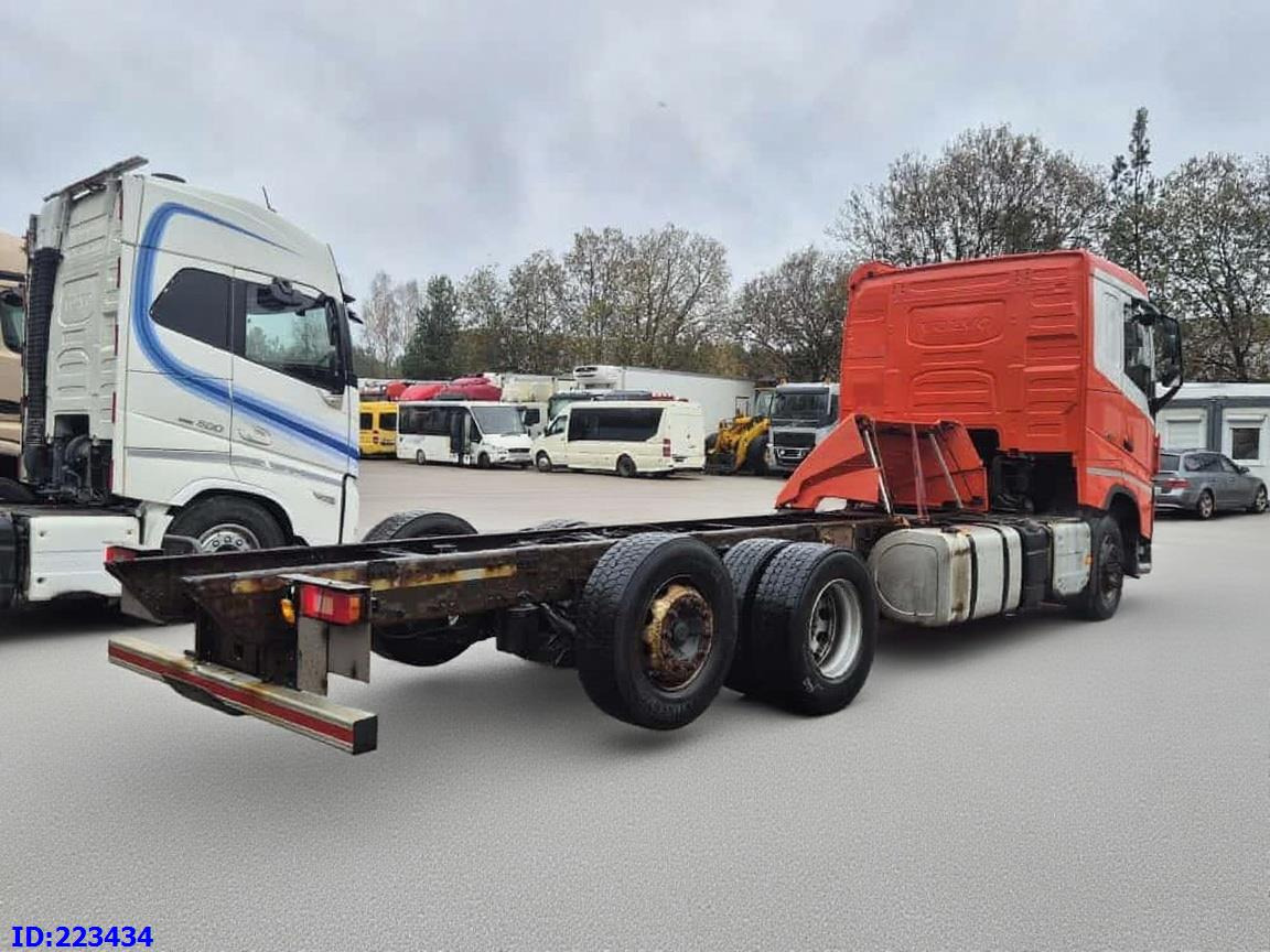 VOLVO FH13 500HP 6x2 - Kamion sa golom šasijom i zatvorenom kabinom: slika 5 VOLVO FH13 500HP 6x2 - Kamion sa golom šasijom i zatvorenom kabinom: slika 5