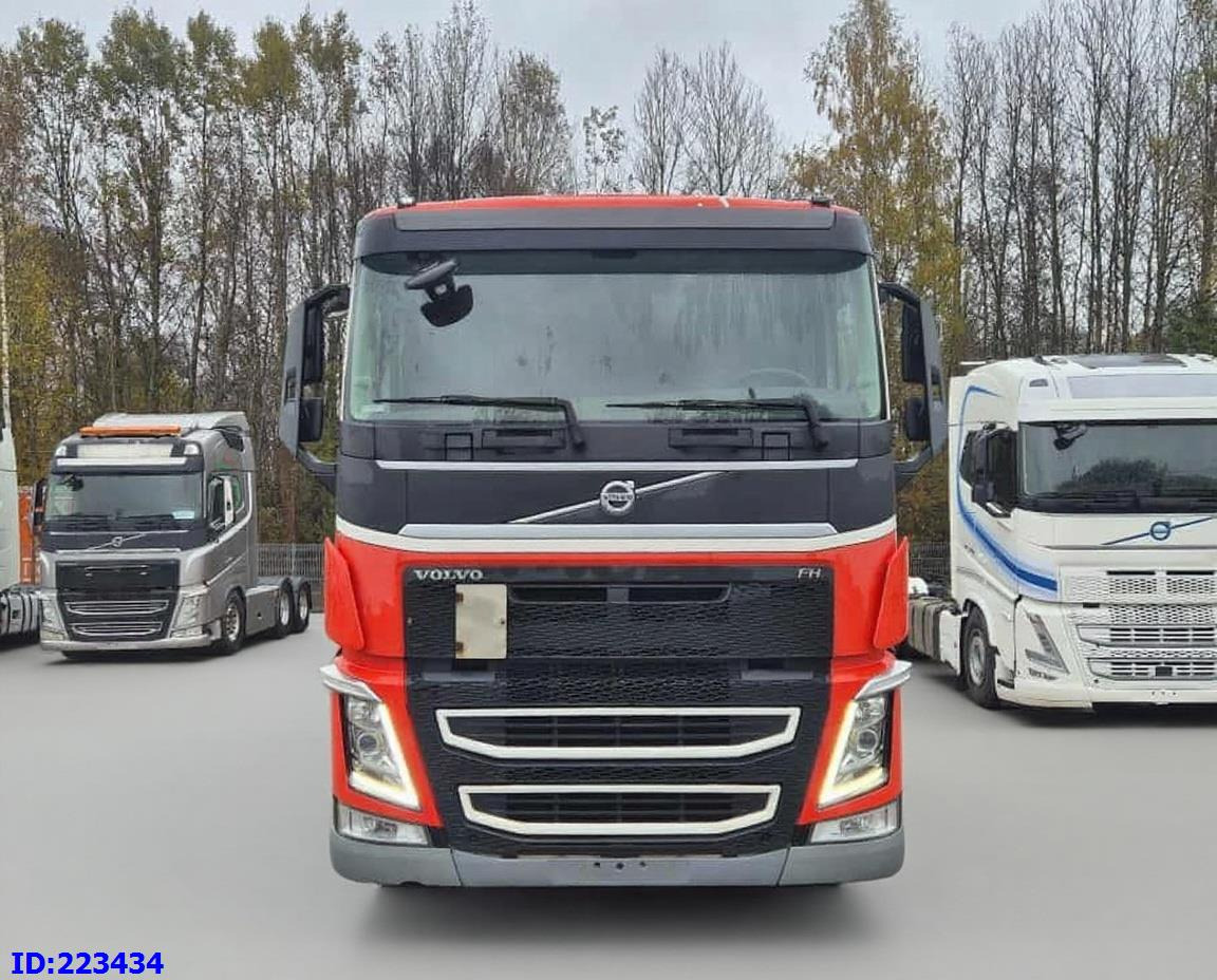 VOLVO FH13 500HP 6x2 - Kamion sa golom šasijom i zatvorenom kabinom: slika 2 VOLVO FH13 500HP 6x2 - Kamion sa golom šasijom i zatvorenom kabinom: slika 2