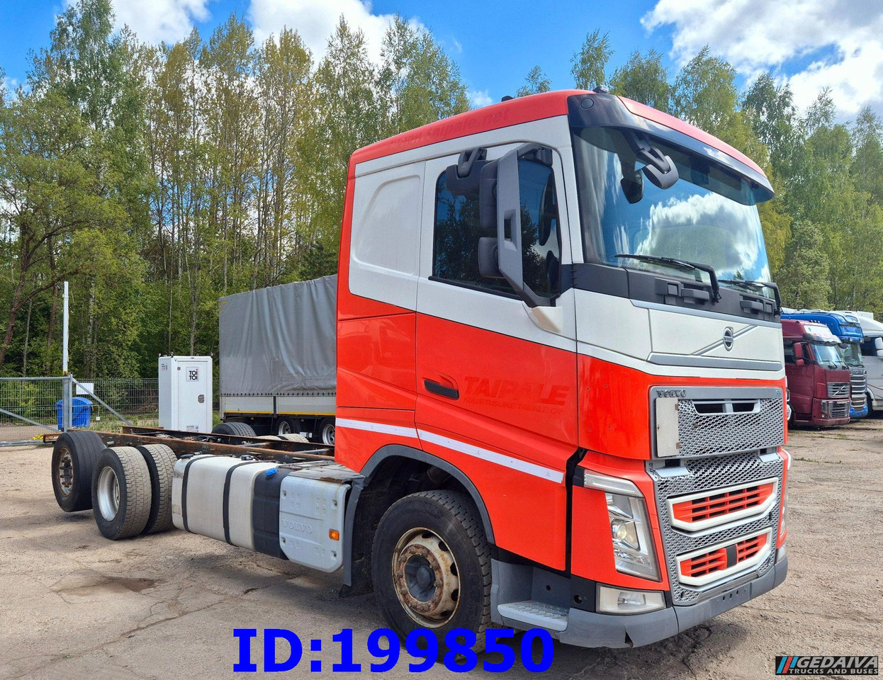 VOLVO FH13 540HP 6x2 Euro6 - Kamion sa golom šasijom i zatvorenom kabinom: slika 4 VOLVO FH13 540HP 6x2 Euro6 - Kamion sa golom šasijom i zatvorenom kabinom: slika 4