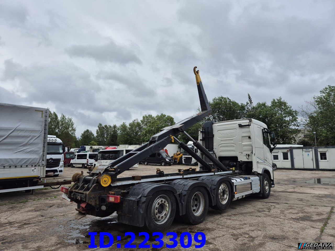 VOLVO FH13 540HP 8x2 Hook lift (2axles steering - 2 axles lifting) - Kamion sa hidrauličnom kukom: slika 5 VOLVO FH13 540HP 8x2 Hook lift (2axles steering - 2 axles lifting) - Kamion sa hidrauličnom kukom: slika 5