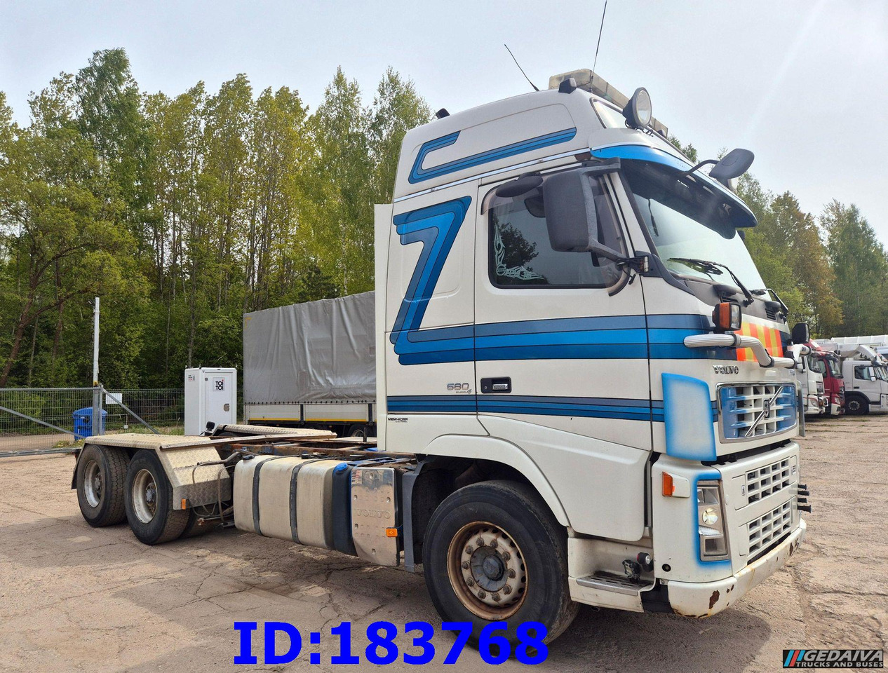 VOLVO FH16 580HP 6x4 BigAxles - Kamion sa golom šasijom i zatvorenom kabinom: slika 3 VOLVO FH16 580HP 6x4 BigAxles - Kamion sa golom šasijom i zatvorenom kabinom: slika 3