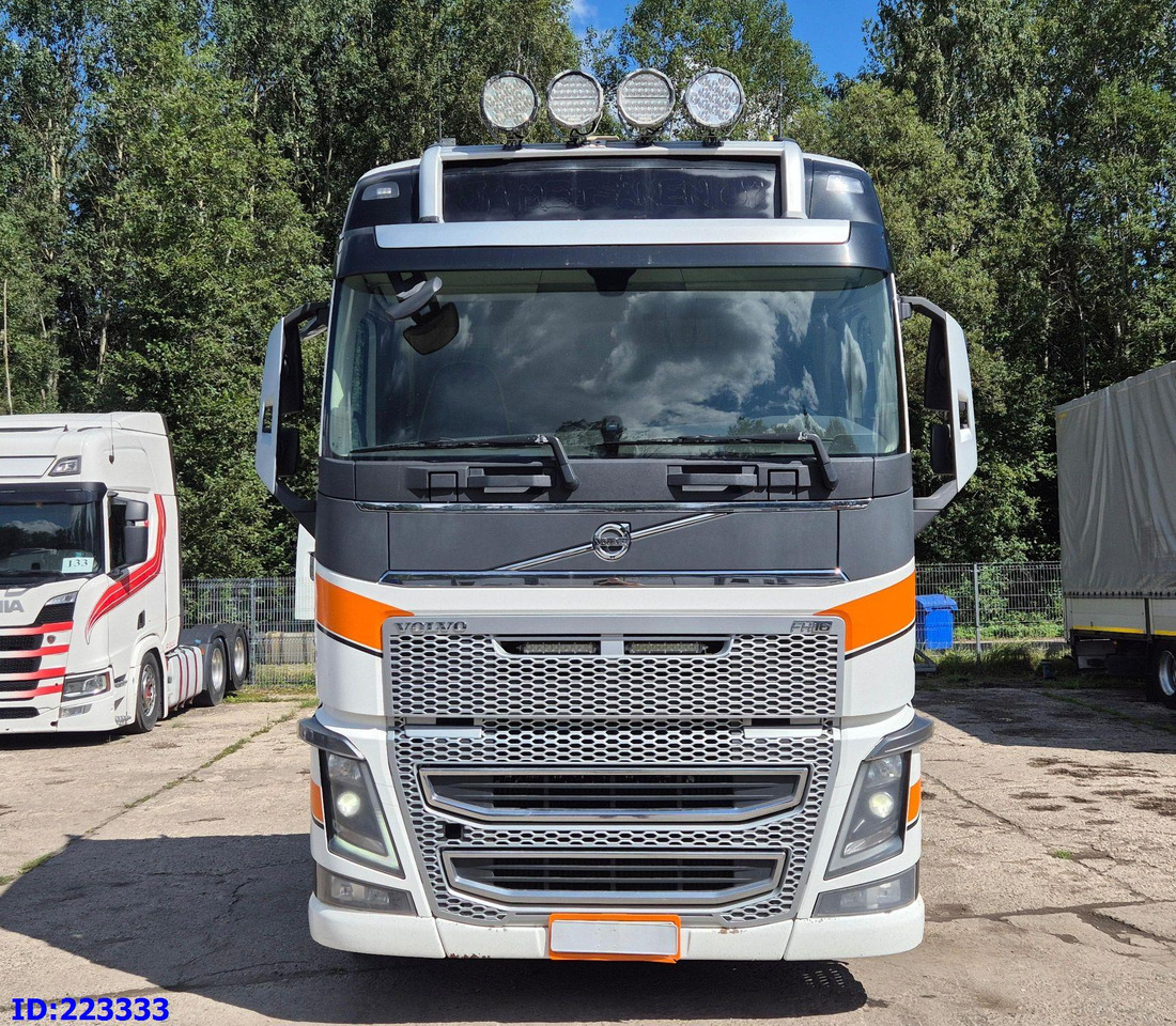 VOLVO FH16 650HP 8X4 (Steering axle) - Kamion sa golom šasijom i zatvorenom kabinom: slika 2 VOLVO FH16 650HP 8X4 (Steering axle) - Kamion sa golom šasijom i zatvorenom kabinom: slika 2