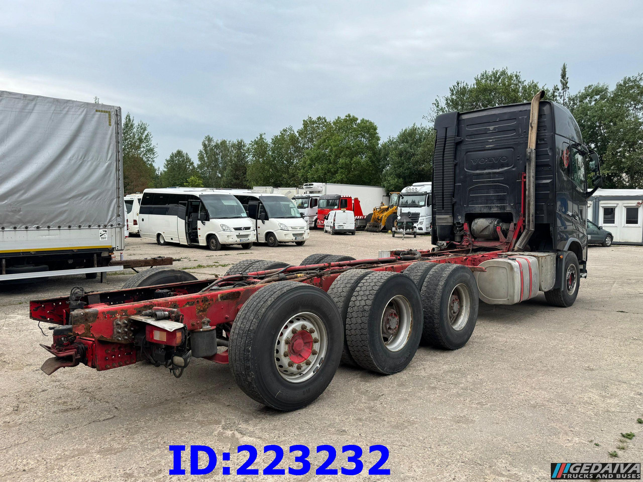 VOLVO FH16 700HP 8X4 Big Axles - Kamion sa golom šasijom i zatvorenom kabinom: slika 5 VOLVO FH16 700HP 8X4 Big Axles - Kamion sa golom šasijom i zatvorenom kabinom: slika 5