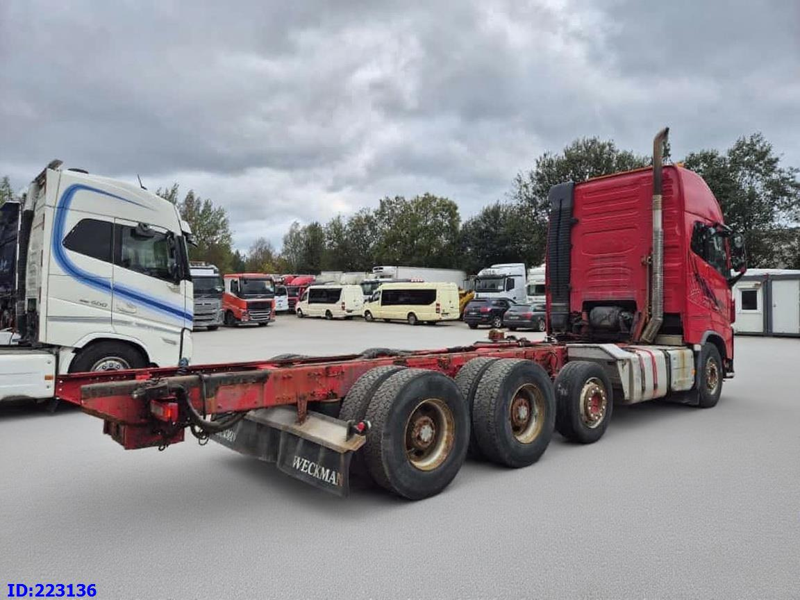 VOLVO FH16 750HP - 8x4 -Big Axles - Kamion sa golom šasijom i zatvorenom kabinom: slika 5 VOLVO FH16 750HP - 8x4 -Big Axles - Kamion sa golom šasijom i zatvorenom kabinom: slika 5