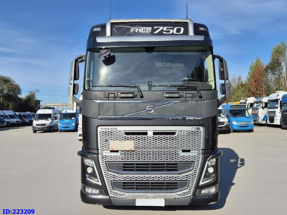 VOLVO FH16 750HP 8x4 Steering axle - Kamion sa golom šasijom i zatvorenom kabinom: slika 2 VOLVO FH16 750HP 8x4 Steering axle - Kamion sa golom šasijom i zatvorenom kabinom: slika 2