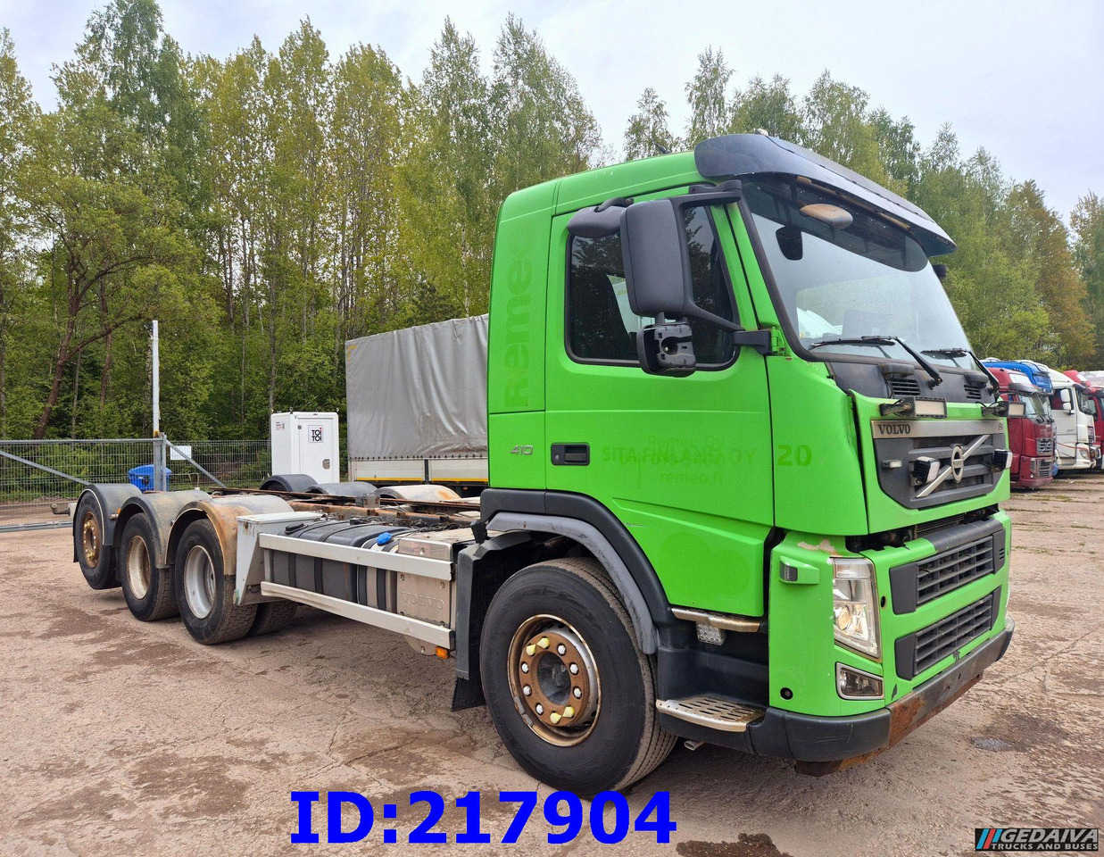 VOLVO FM 410HP 8x4 (Steering axle) - Kamion sa golom šasijom i zatvorenom kabinom: slika 4 VOLVO FM 410HP 8x4 (Steering axle) - Kamion sa golom šasijom i zatvorenom kabinom: slika 4