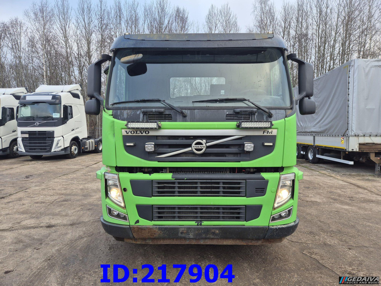 VOLVO FM 410HP 8x4 (Steering axle) - Kamion sa golom šasijom i zatvorenom kabinom: slika 2 VOLVO FM 410HP 8x4 (Steering axle) - Kamion sa golom šasijom i zatvorenom kabinom: slika 2