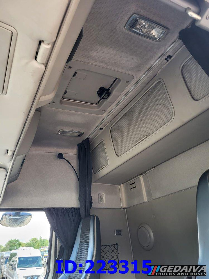 Kamion sa golom šasijom i zatvorenom kabinom VOLVO FM 500HP 6x2 Euro5: slika 11