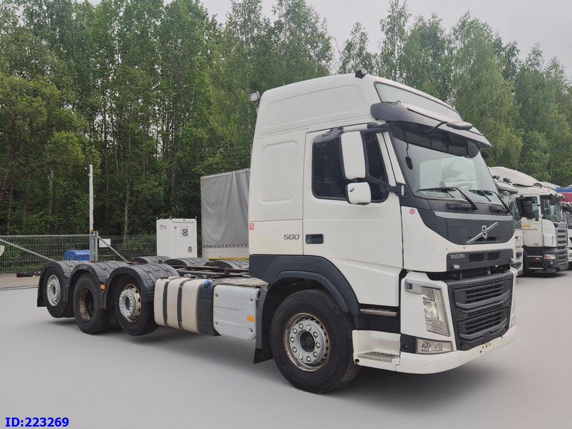 VOLVO FM13 500HP 8x2 (2 steering axels) - Kamion sa golom šasijom i zatvorenom kabinom: slika 4 VOLVO FM13 500HP 8x2 (2 steering axels) - Kamion sa golom šasijom i zatvorenom kabinom: slika 4