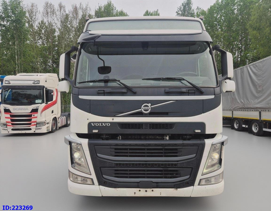 VOLVO FM13 500HP 8x2 (2 steering axels) - Kamion sa golom šasijom i zatvorenom kabinom: slika 2 VOLVO FM13 500HP 8x2 (2 steering axels) - Kamion sa golom šasijom i zatvorenom kabinom: slika 2