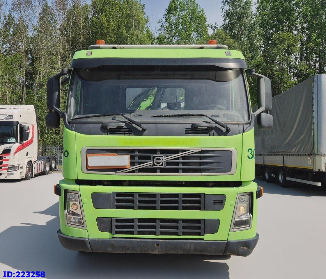 VOLVO FM9 300HP 6x2 + HIAB 144B -3 CL - Kamion sa tovarnim sandukom: slika 2 VOLVO FM9 300HP 6x2 + HIAB 144B -3 CL - Kamion sa tovarnim sandukom: slika 2
