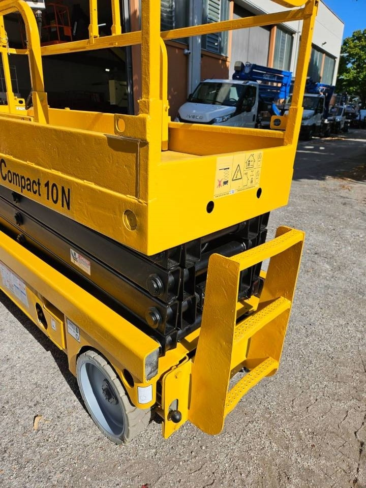 Haulotte Compact 10 N - Lift u obliku makaza: slika 4 Haulotte Compact 10 N - Lift u obliku makaza: slika 4