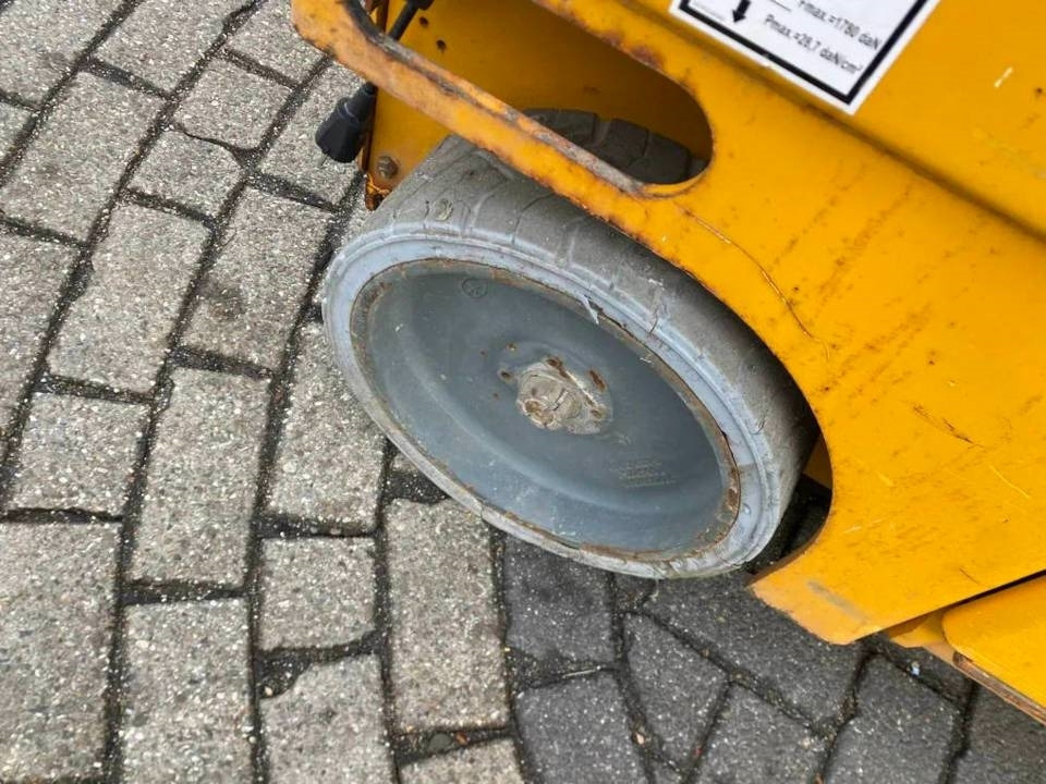 Haulotte Compact 14 - Lift u obliku makaza: slika 5 Haulotte Compact 14 - Lift u obliku makaza: slika 5