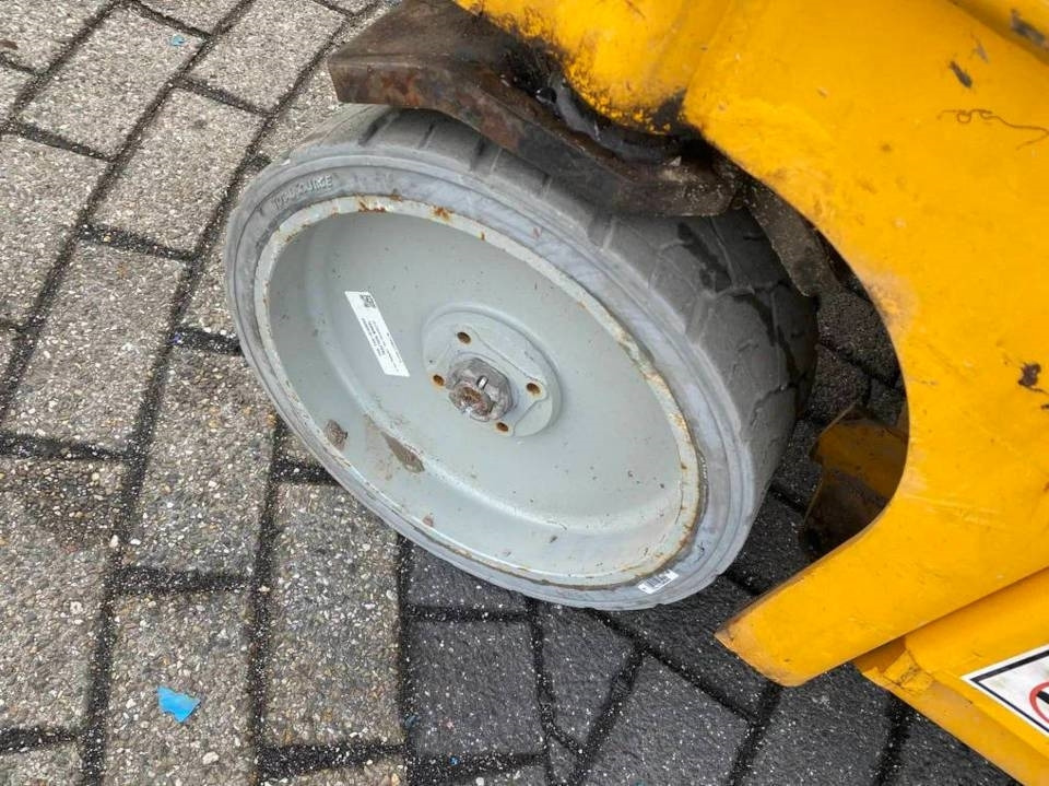 Haulotte Compact 14 - Lift u obliku makaza: slika 3 Haulotte Compact 14 - Lift u obliku makaza: slika 3