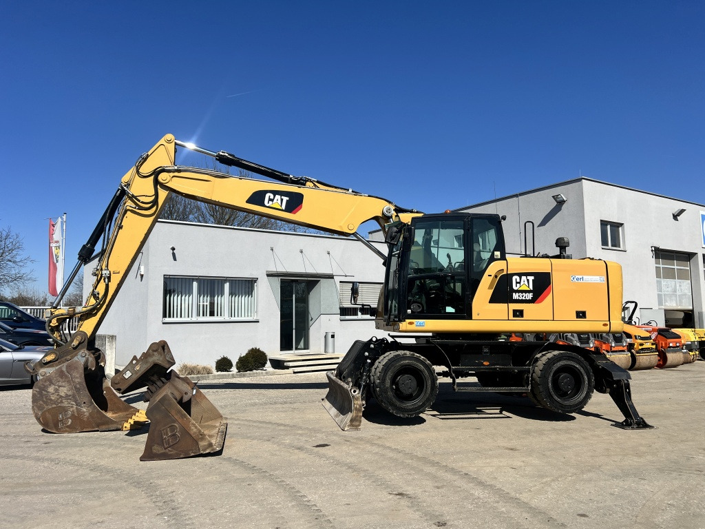 Caterpillar M 320 F (111527) - Bager točkaš: slika 1 Caterpillar M 320 F (111527) - Bager točkaš: slika 1