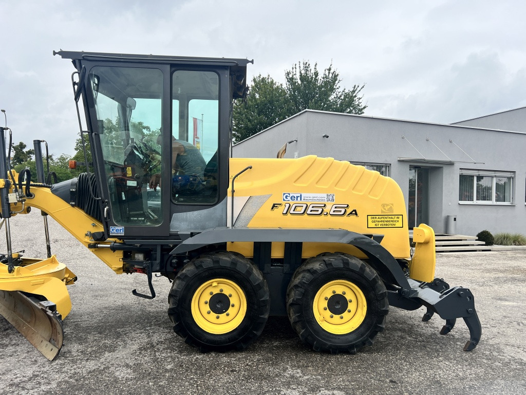New Holland F 106.6 A (111602) - Grejder: slika 2 New Holland F 106.6 A (111602) - Grejder: slika 2