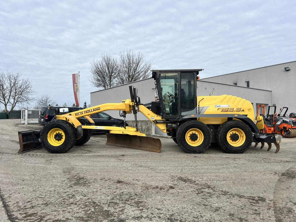New Holland F 156.6 A (111441) - Grejder: slika 1 New Holland F 156.6 A (111441) - Grejder: slika 1