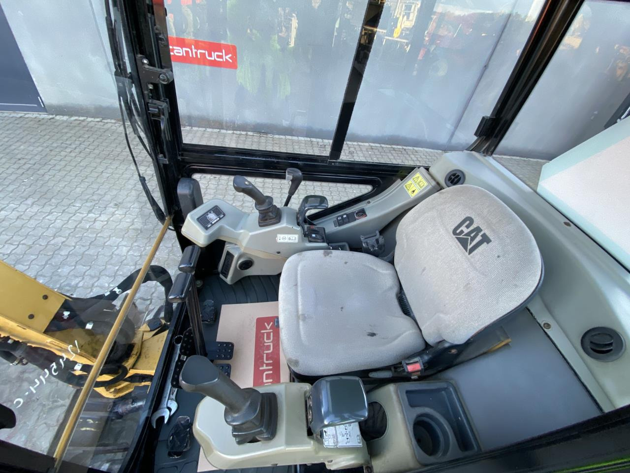 Caterpillar 301.8C - Mini bager: slika 3 Caterpillar 301.8C - Mini bager: slika 3