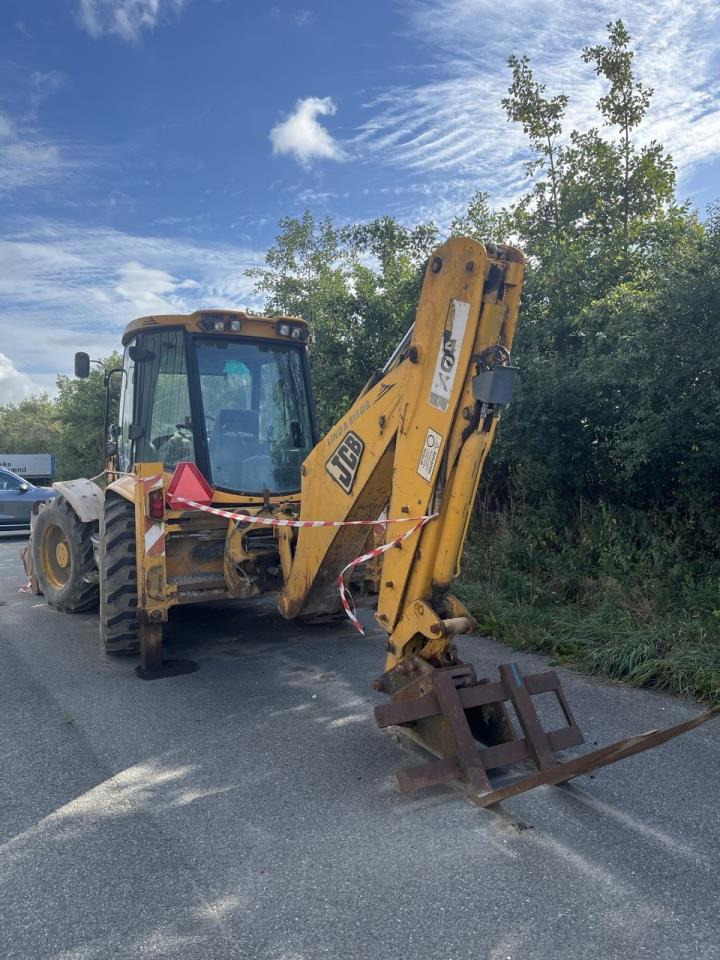 JCB 4CX - Bager utovarivač: slika 4 JCB 4CX - Bager utovarivač: slika 4