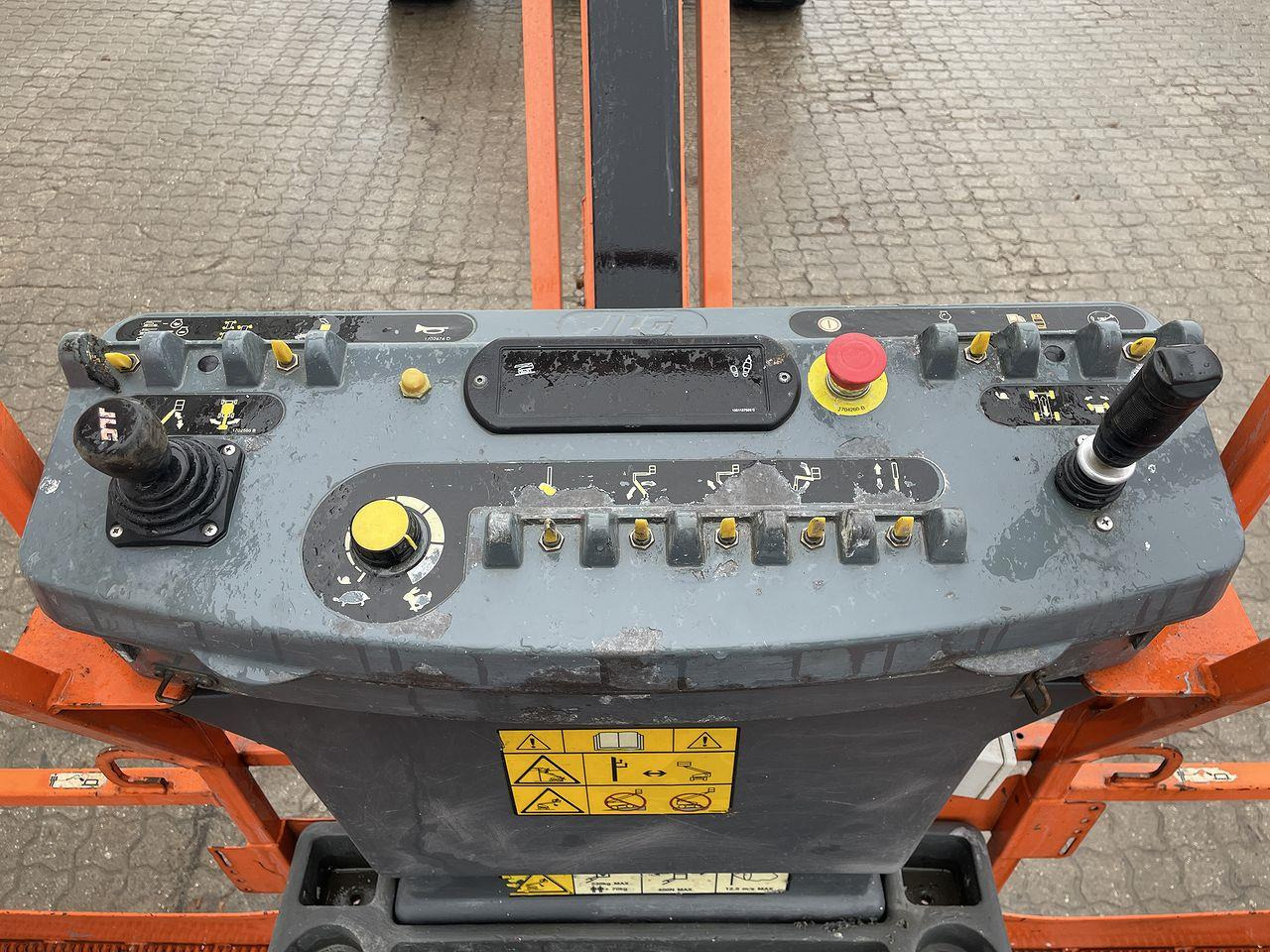 JLG 800AJ - Teleskopska platforma: slika 3 JLG 800AJ - Teleskopska platforma: slika 3