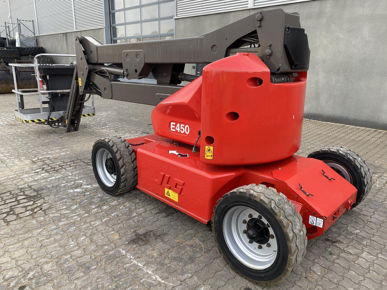 JLG E450AJ - Zglobna platforma: slika 2 JLG E450AJ - Zglobna platforma: slika 2