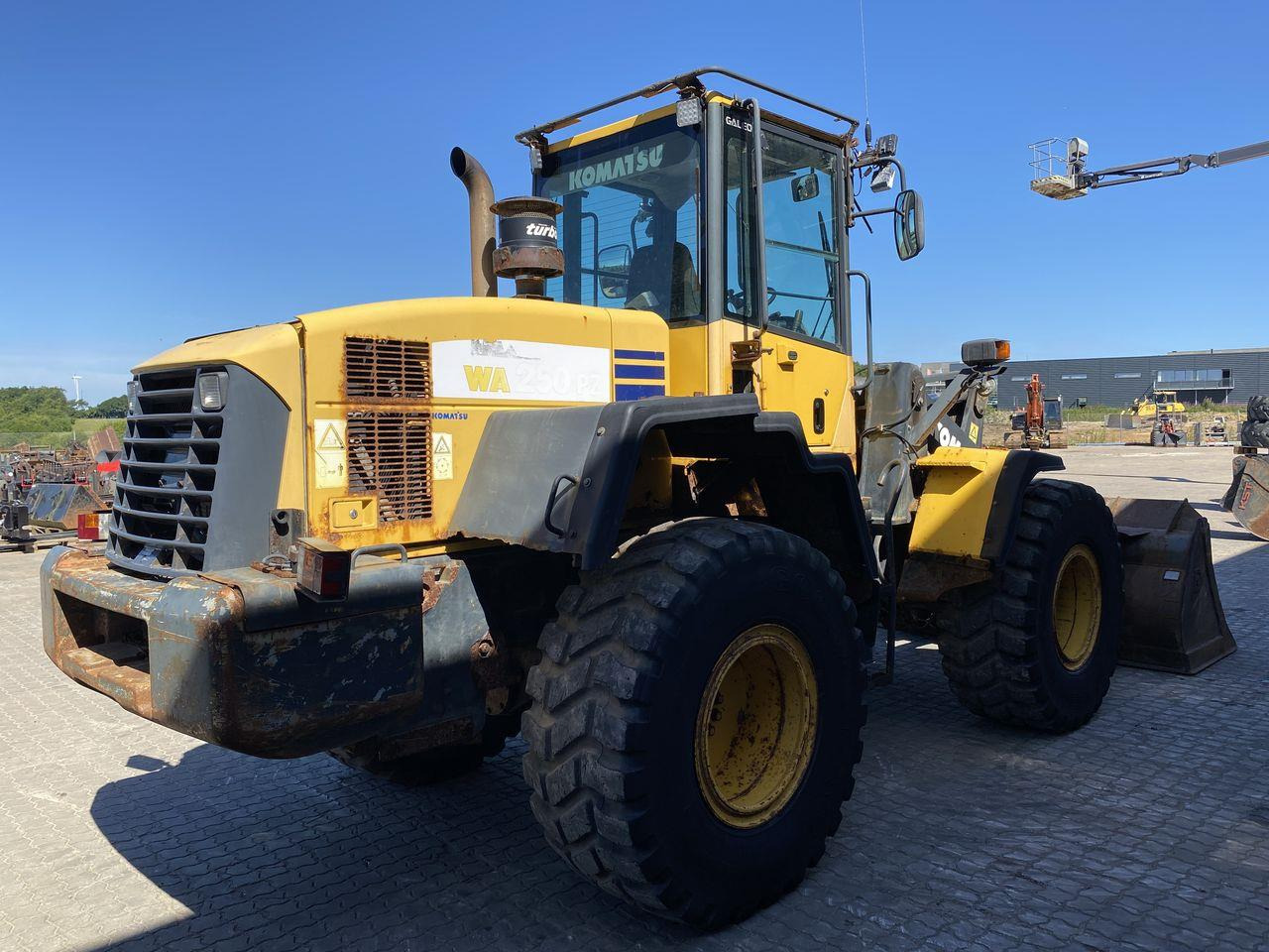 Komatsu WA250PZ-5 - Utovarivač točkaš: slika 4 Komatsu WA250PZ-5 - Utovarivač točkaš: slika 4