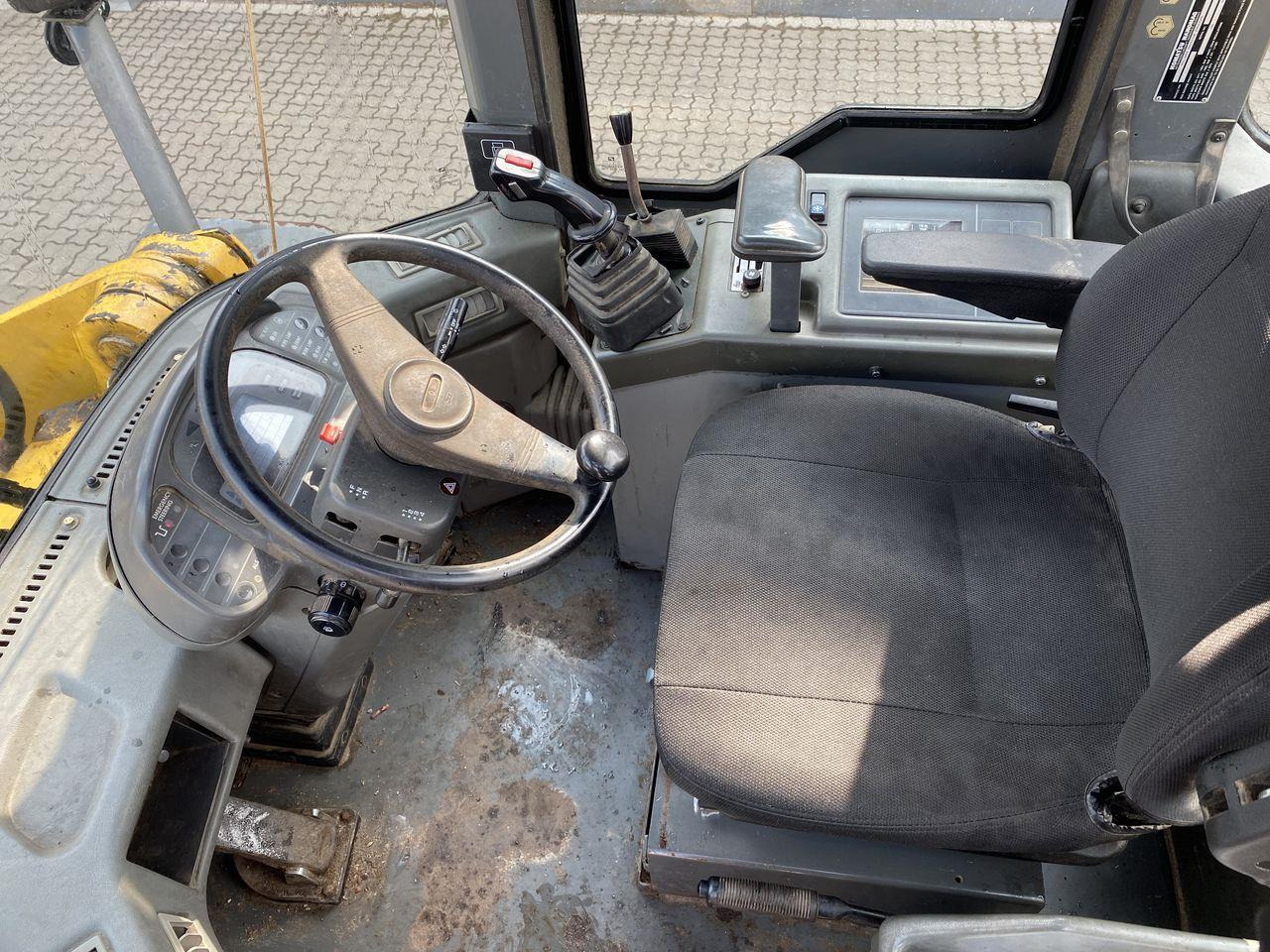 Komatsu WA270-3 - Utovarivač točkaš: slika 3 Komatsu WA270-3 - Utovarivač točkaš: slika 3