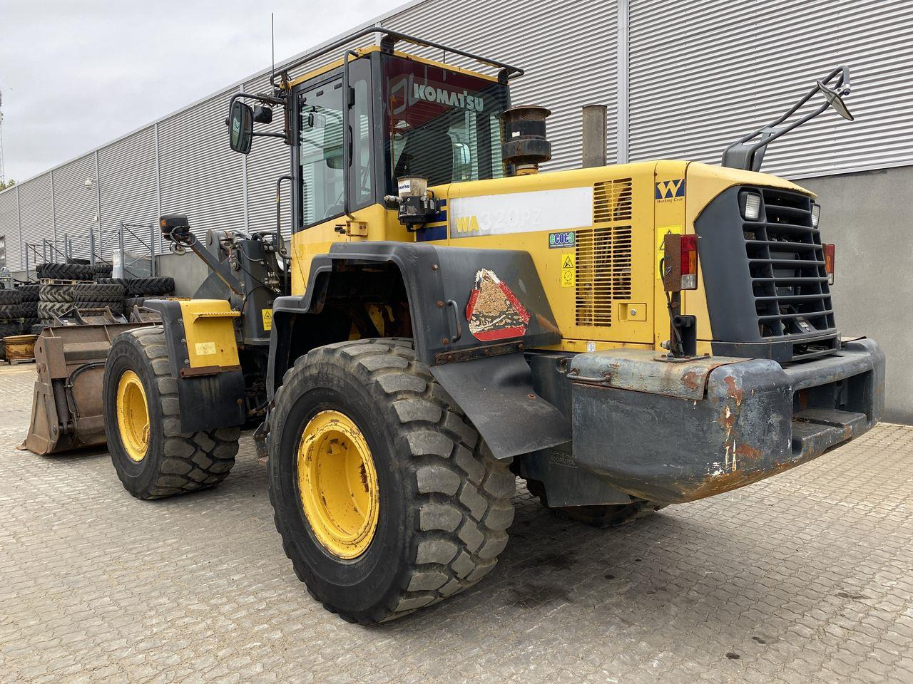 Komatsu WA320PZ-6 - Utovarivač točkaš: slika 2 Komatsu WA320PZ-6 - Utovarivač točkaš: slika 2