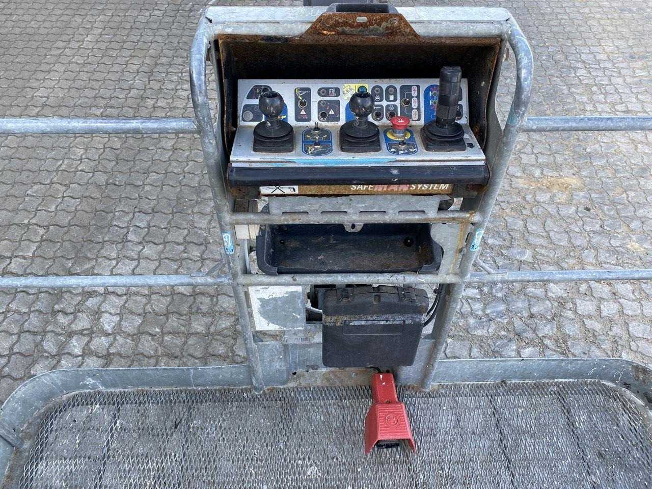 Manitou 200ATJ RC - Zglobna platforma: slika 3 Manitou 200ATJ RC - Zglobna platforma: slika 3