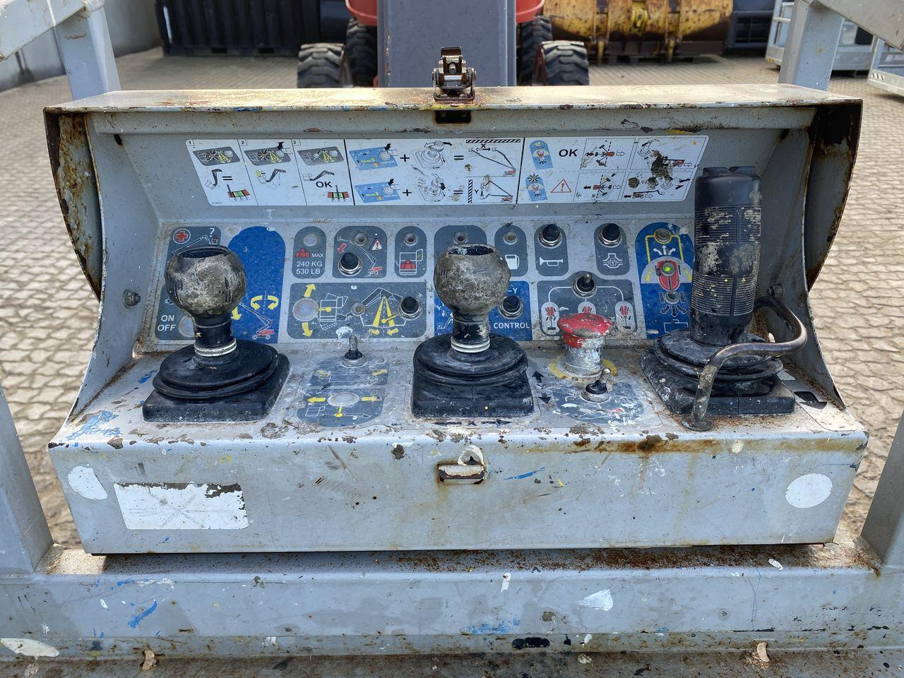 Manitou 260TJ - Zglobna platforma: slika 3 Manitou 260TJ - Zglobna platforma: slika 3