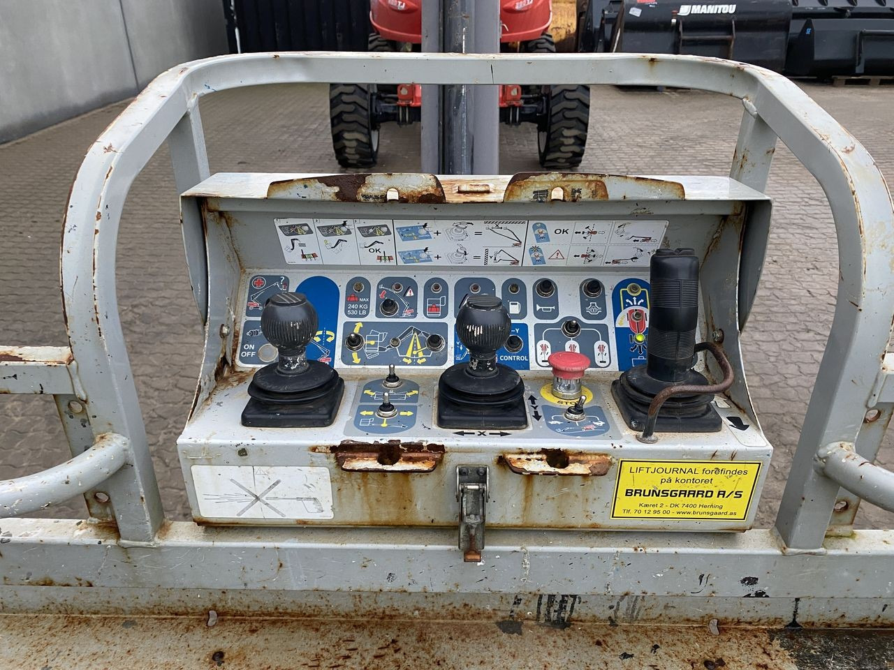 Manitou 280TJ - Zglobna platforma: slika 3 Manitou 280TJ - Zglobna platforma: slika 3