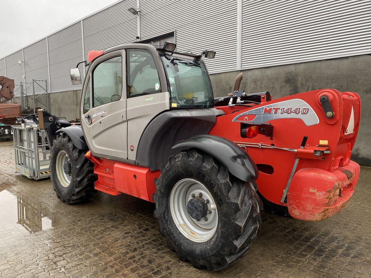 Manitou MT1440A ST3B - Teleskopski upravljač: slika 2 Manitou MT1440A ST3B - Teleskopski upravljač: slika 2