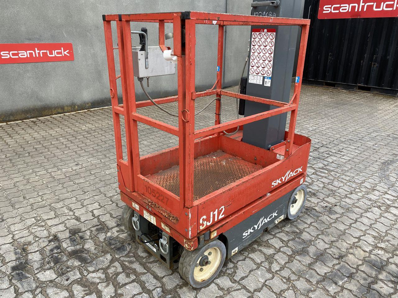 Skyjack SJ12 - Jarbolna penjajuća platforma: slika 1 Skyjack SJ12 - Jarbolna penjajuća platforma: slika 1