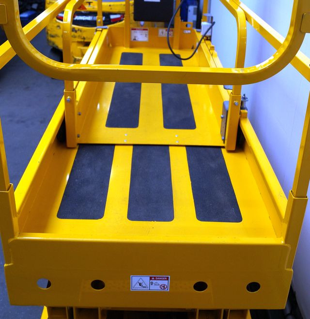 Haulotte Compact 10N - Lift u obliku makaza: slika 3 Haulotte Compact 10N - Lift u obliku makaza: slika 3