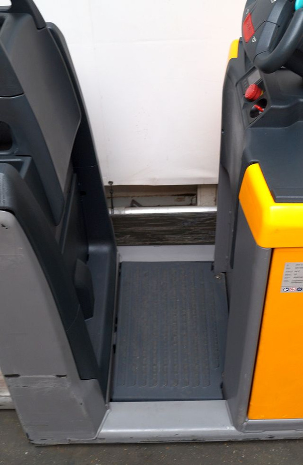 Jungheinrich ECE220 - Preuzimač porudžbine: slika 5 Jungheinrich ECE220 - Preuzimač porudžbine: slika 5