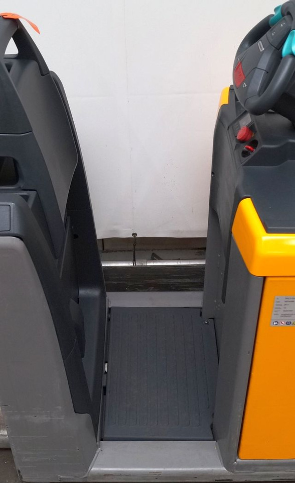 Jungheinrich ECE220 - Preuzimač porudžbine: slika 5 Jungheinrich ECE220 - Preuzimač porudžbine: slika 5