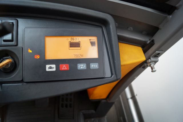 Jungheinrich EZS570 - Vučno vozilo: slika 4 Jungheinrich EZS570 - Vučno vozilo: slika 4