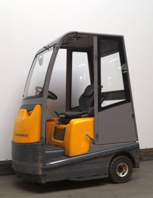 Jungheinrich EZS570 - Vučno vozilo: slika 1 Jungheinrich EZS570 - Vučno vozilo: slika 1