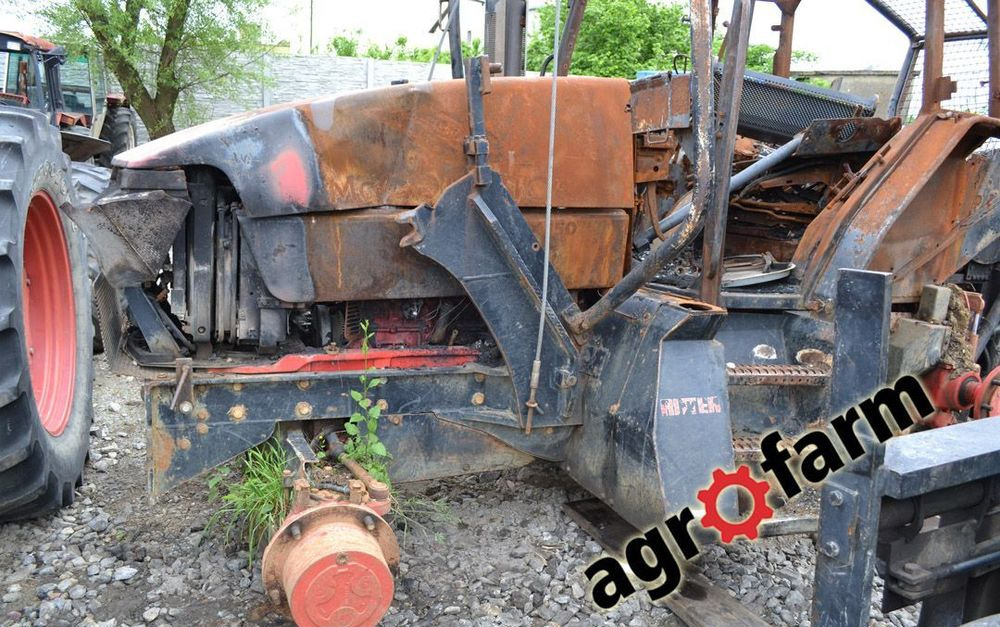 MCCormick części MTX 150 175 skrzynia silnik most oś napęd kabina wał blok głowica piasta - Menjač za Poljoprivredna mašina: slika 2 MCCormick części MTX 150 175 skrzynia silnik most oś napęd kabina wał blok głowica piasta - Menjač za Poljoprivredna mašina: slika 2