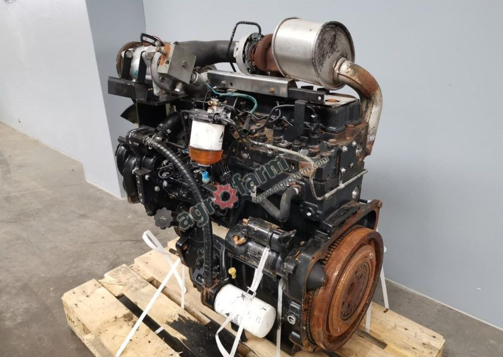SILNIK 4-CYL. 1004.40T MASSEY FERGUSON 4355 - Motor: slika 4 SILNIK 4-CYL. 1004.40T MASSEY FERGUSON 4355 - Motor: slika 4