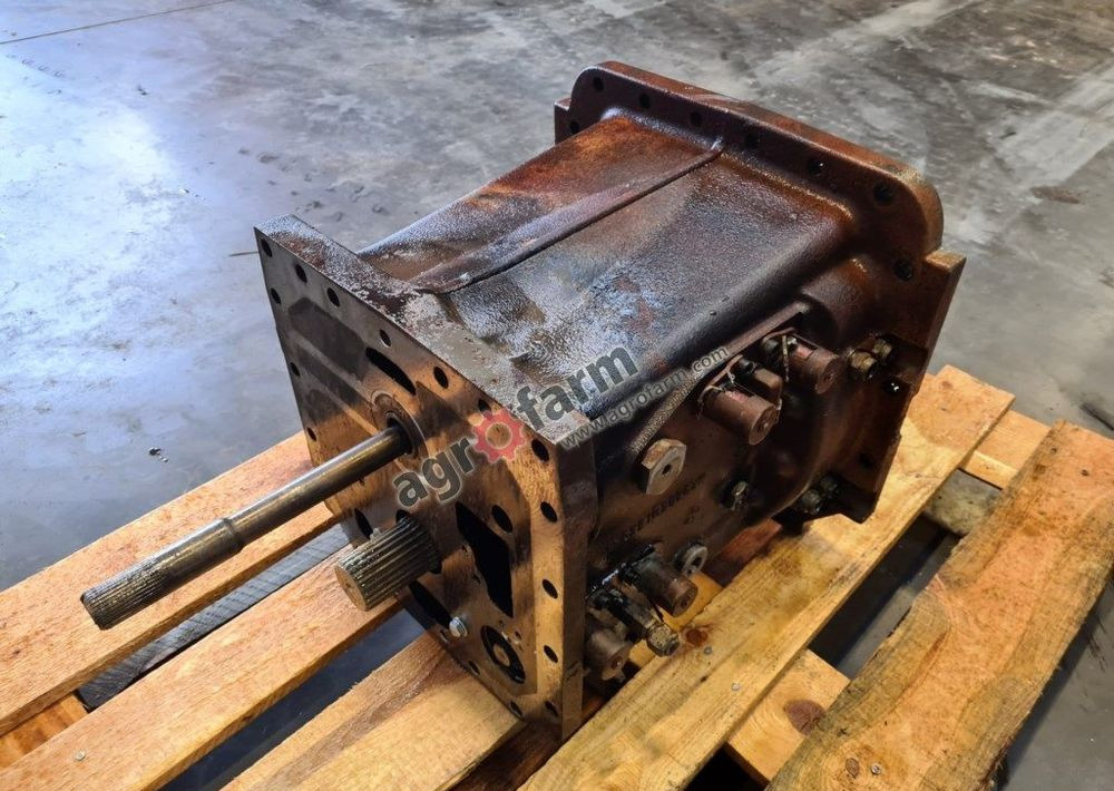 Skrzynia biegów Massey Ferguson 7616 1503B1 - Menjač: slika 1 Skrzynia biegów Massey Ferguson 7616 1503B1 - Menjač: slika 1