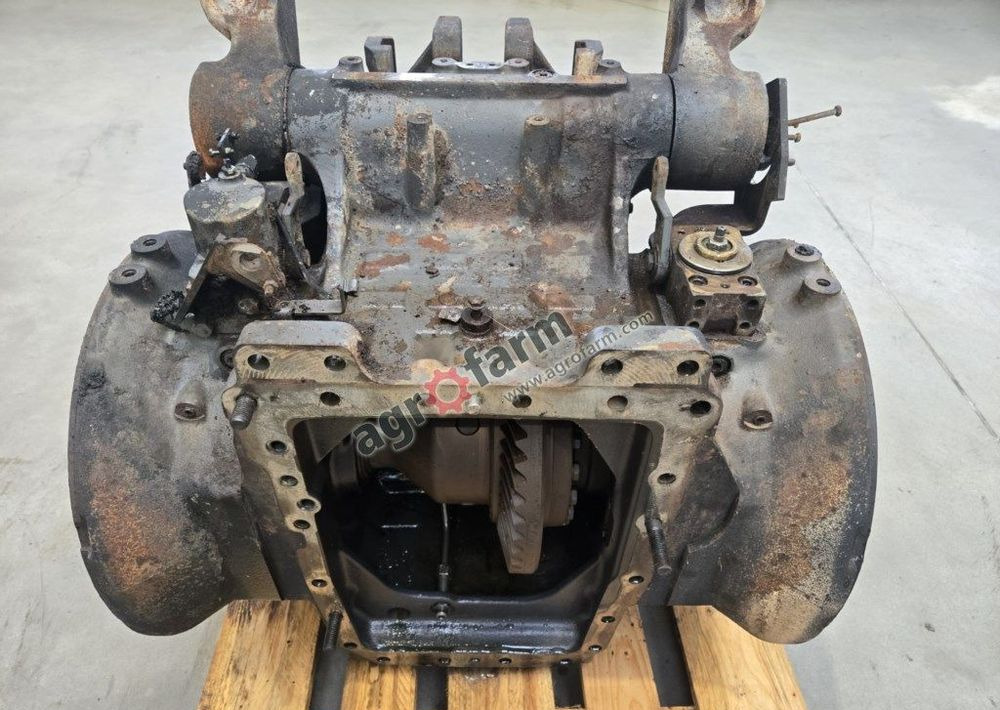 Tylny most Massey Ferguson 6614, 7465, 7620 - Menjač: slika 4 Tylny most Massey Ferguson 6614, 7465, 7620 - Menjač: slika 4