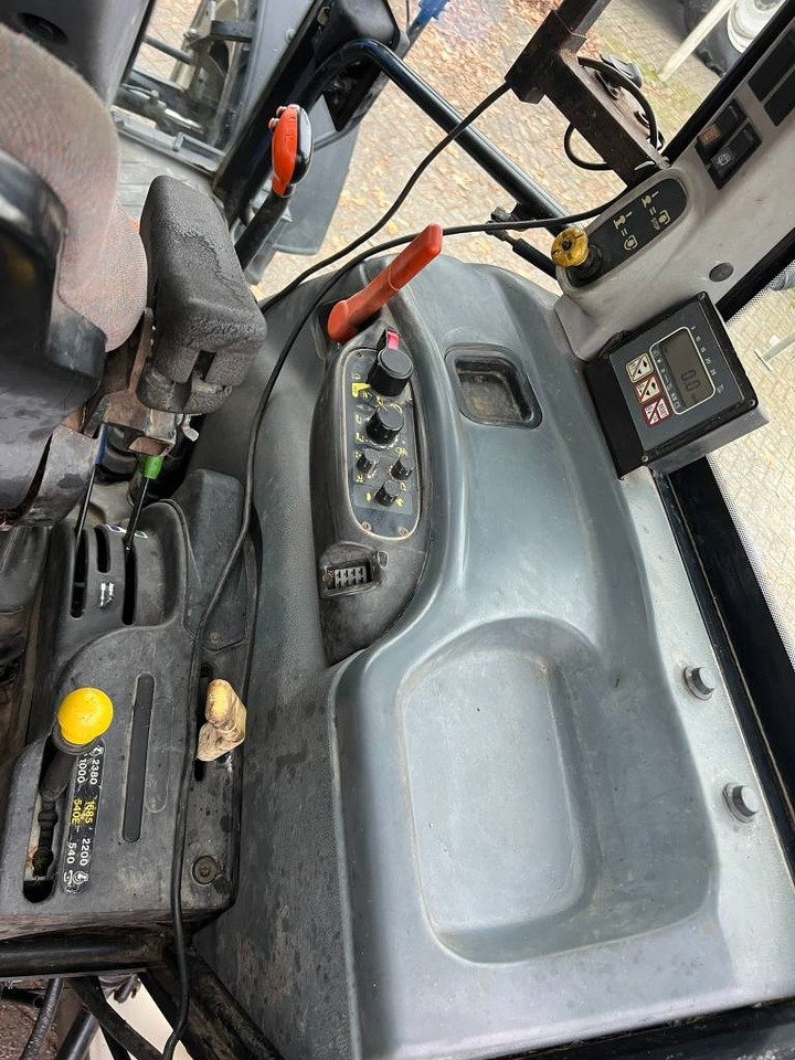 Traktor New Holland TL 90 trekker: slika 9