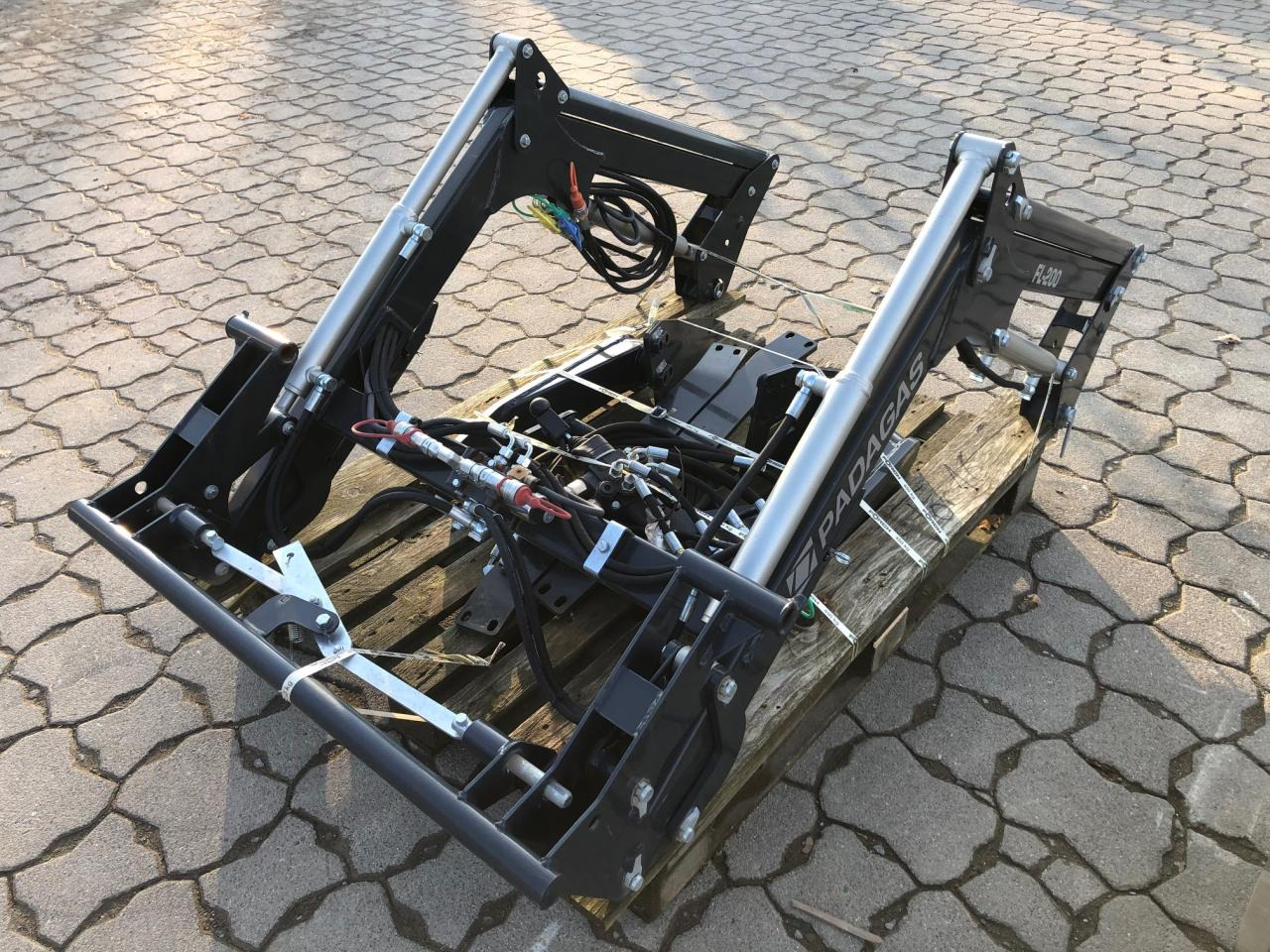 Solis PADAGAS FL200P Frontlader - Dodatak: slika 1 Solis PADAGAS FL200P Frontlader - Dodatak: slika 1