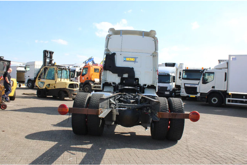 DAF CF 370 + euro 6 + ssc + full option - Kamion sa golom šasijom i zatvorenom kabinom: slika 4 DAF CF 370 + euro 6 + ssc + full option - Kamion sa golom šasijom i zatvorenom kabinom: slika 4